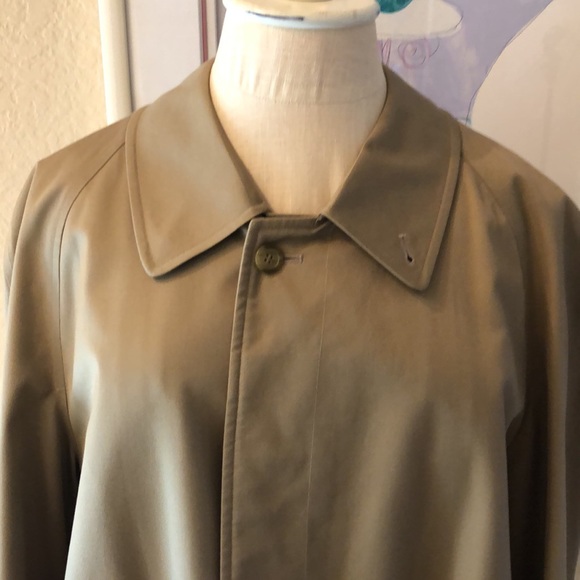 Vintage Burberry Men’s Trench Coat With Detachable Wool Lining - Picture 3 of 12